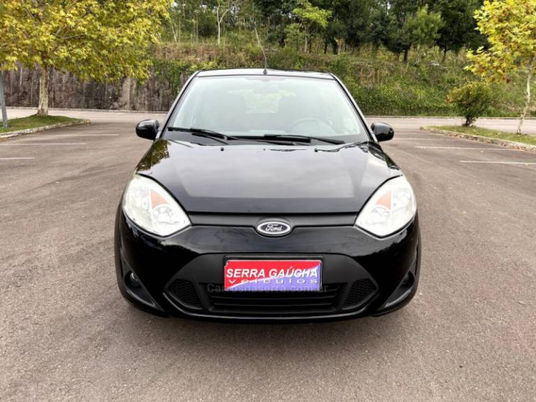FORD - FIESTA - 2013/2014 - Preta - R$ 35.000,00