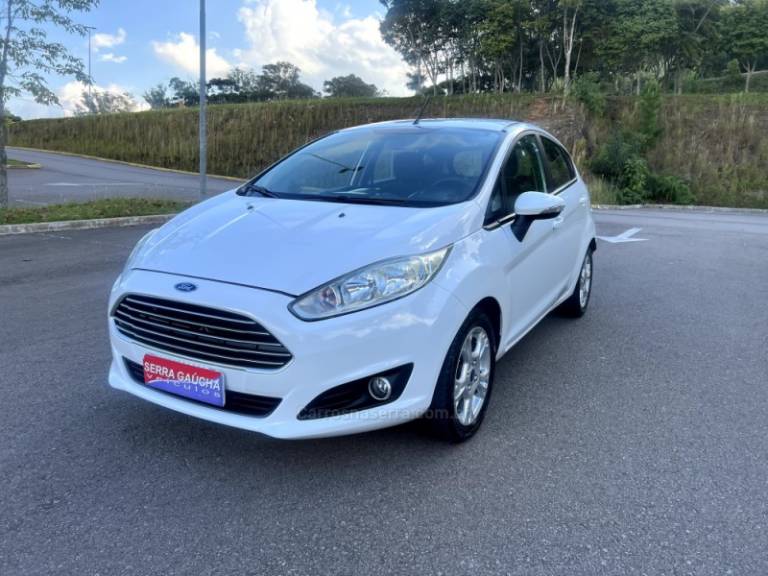 FORD - FIESTA - 2014/2014 - Branca - R$ 43.500,00
